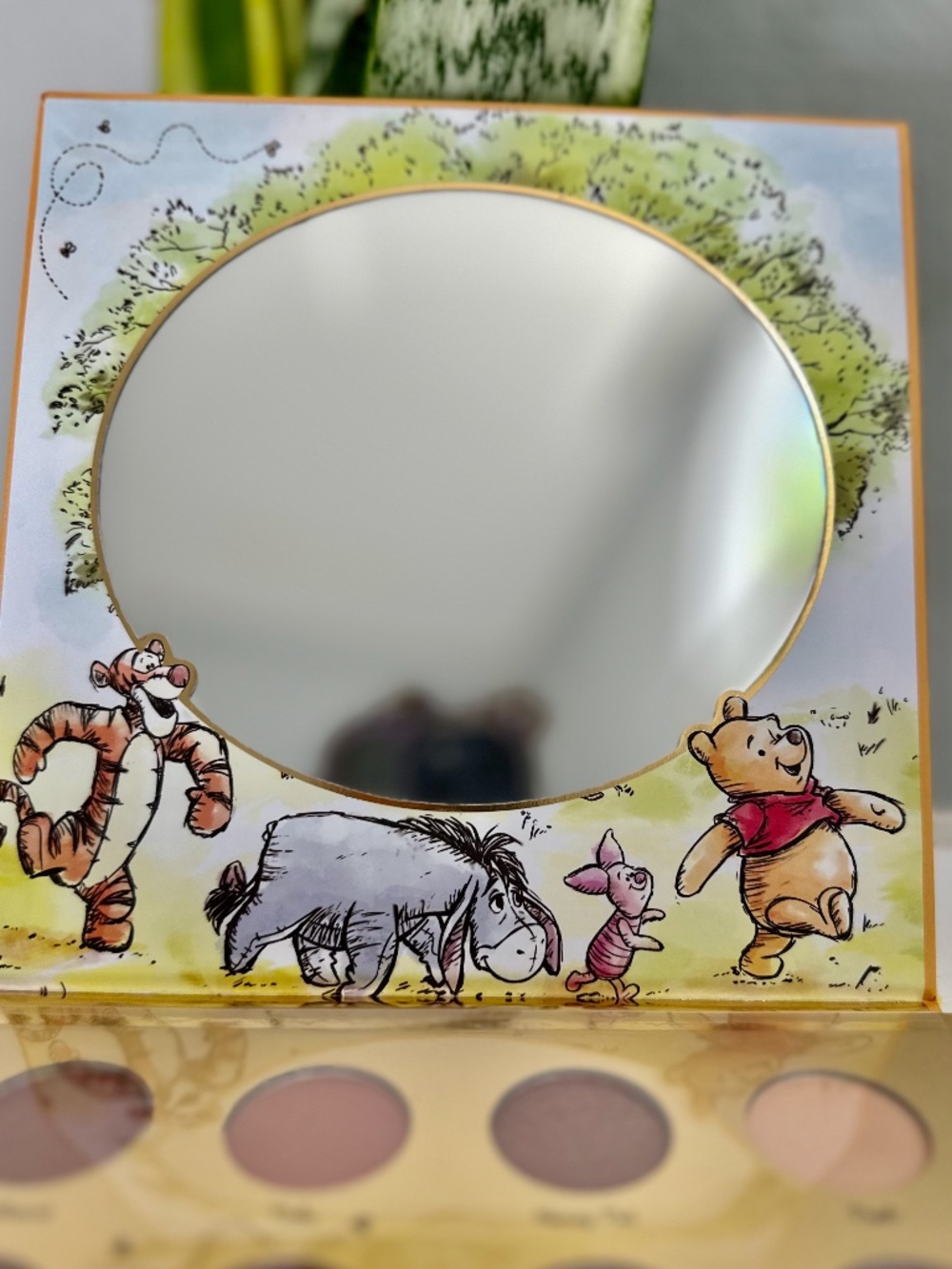 Disney Winnie the Pooh Eyeshadow Palette w/ Mirror Cute Collector Makeup Palette - Picture 5 of 10